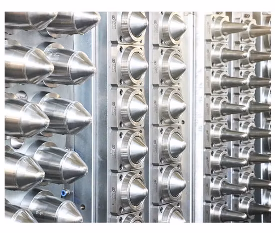 Stampo per soffiaggio in plastica